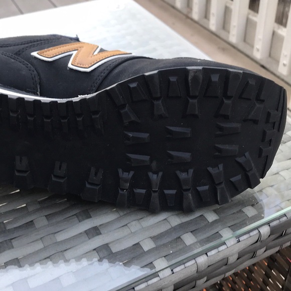 New balance shoes - Picture 4 of 4